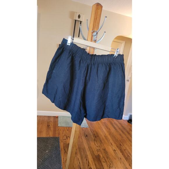 Short Bundle (Old Navy, H&M, & Abercrombie) Large - Picture 11 of 13